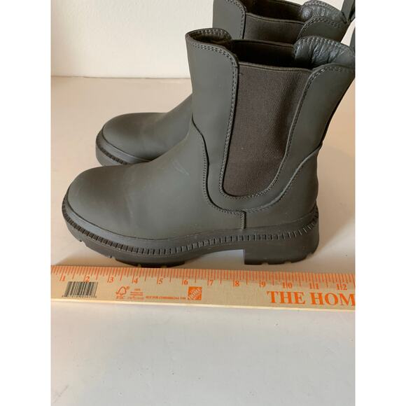 Women Classic Chelsea Boots Chunky Platform Lug Sole Pull On Mid Calf Boots - Picture 5 of 11